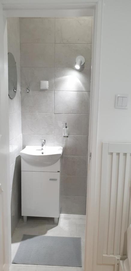 Apartamento Antonio Pedro Lisbona Esterno foto