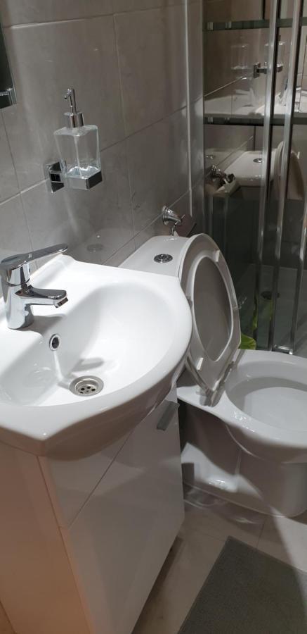Apartamento Antonio Pedro Lisbona Esterno foto