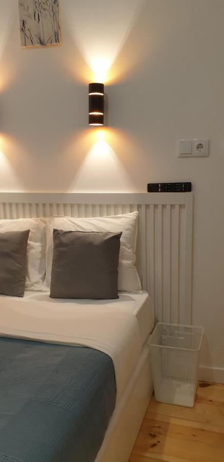 Apartamento Antonio Pedro Lisbona Esterno foto