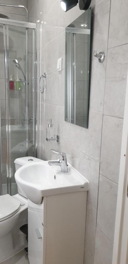 Apartamento Antonio Pedro Lisbona Esterno foto