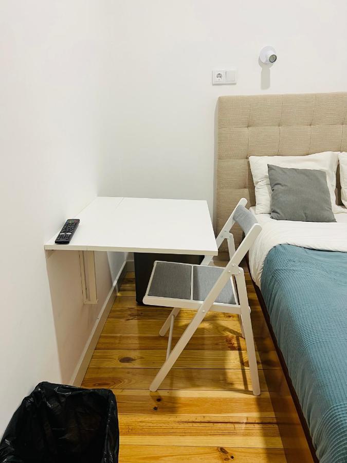 Apartamento Antonio Pedro Lisbona Esterno foto