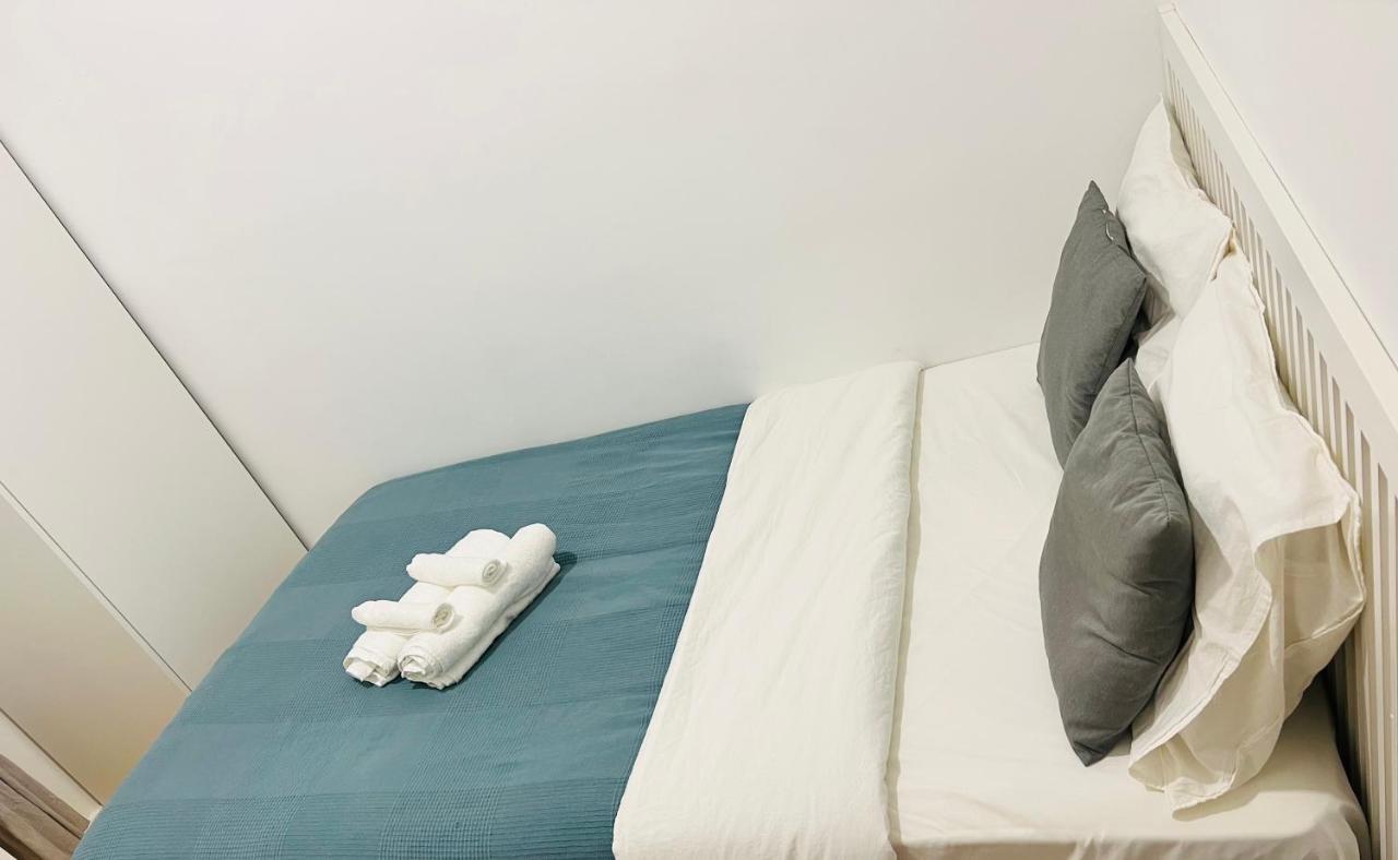 Apartamento Antonio Pedro Lisbona Esterno foto