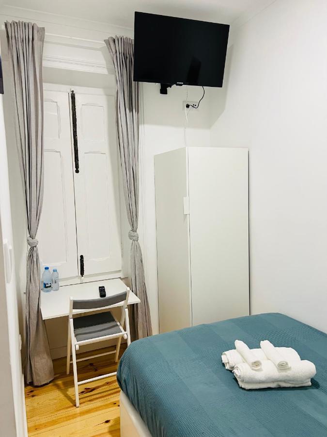 Apartamento Antonio Pedro Lisbona Esterno foto