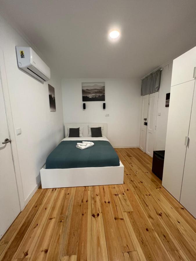Apartamento Antonio Pedro Lisbona Esterno foto
